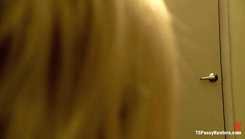 Hotie porn video with a hot girl