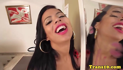 Sexy tranny fucks like a mistr