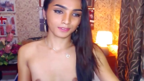 Sexy babe gets a nice pussy licking