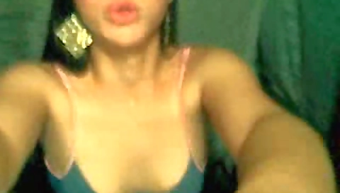 Hot chick fuck her pussy with dildo