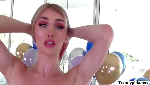 Hotest pornstar playing with cum
